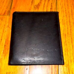 Men’s Handcrafted Genuine Leather Bi-Fold Wallet: Credit Cards / ID / Cash